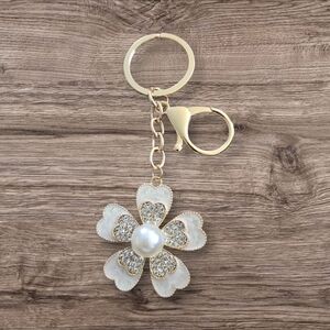 Elegant Gold and White Flower Clover Keychain/Purse Charm